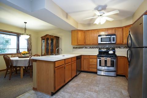 1669 Carmel Ct, Hoffman Estates, IL 60169 photo 8