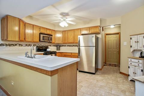 1669 Carmel Ct, Hoffman Estates, IL 60169 photo 7