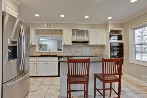 2 W Sunset Rd, Mount Prospect, IL 60056 photo 8