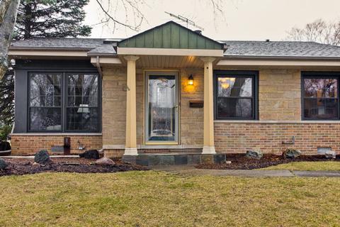 2 W Sunset Rd, Mount Prospect, IL 60056 photo 2