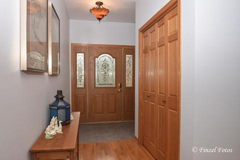 6814 Hennig Dr, Marengo, IL 60152 photo 2