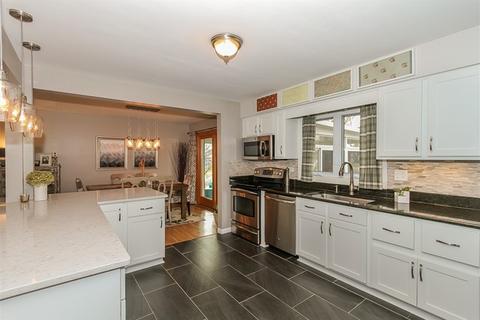 148 Crescent Dr, Glenview, IL 60025 photo 7