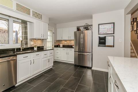 148 Crescent Dr, Glenview, IL 60025 photo 9