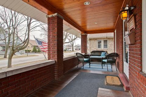 1358 E Algonquin Rd, Des Plaines, IL 60016 photo 2