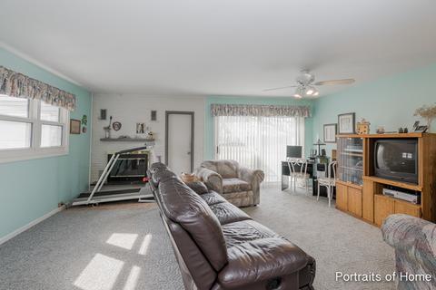 2301 Saint James St, Rolling Meadows, IL 60008 photo 4