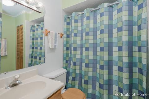 2301 Saint James St, Rolling Meadows, IL 60008 photo 9