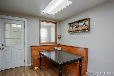 5 S Commonwealth Ave, Aurora, IL 60506 photo 9