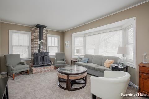 5 S Commonwealth Ave, Aurora, IL 60506 photo 4