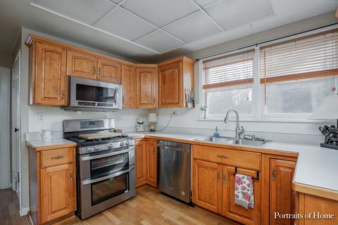 5 S Commonwealth Ave, Aurora, IL 60506 photo 7