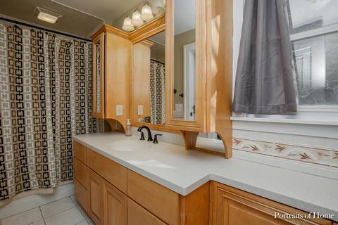 5 S Commonwealth Ave, Aurora, IL 60506 photo 14