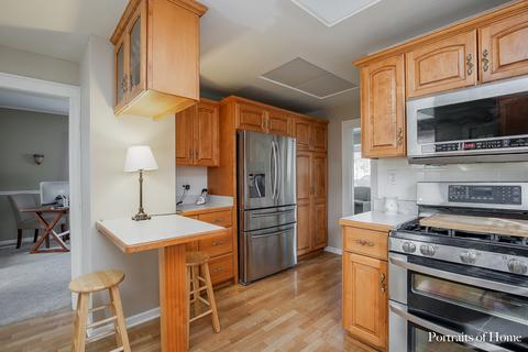 5 S Commonwealth Ave, Aurora, IL 60506 photo 8