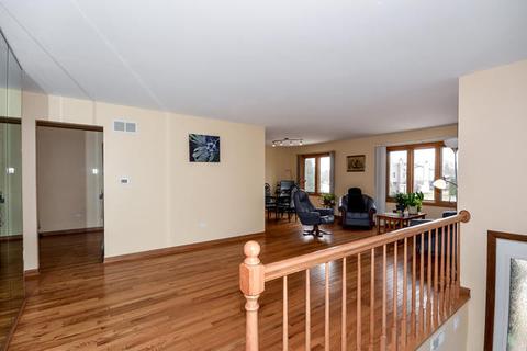 533 Surf Ct, Wheeling, IL 60090 photo 4