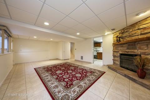1710 Howard Ct, Wheaton, IL 60187 photo 8