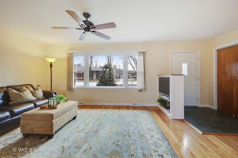 1710 Howard Ct, Wheaton, IL 60187 photo 6