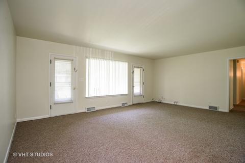 3912 Grove Ave, Mchenry, IL 60050 photo 2