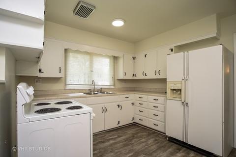 3912 Grove Ave, Mchenry, IL 60050 photo 3