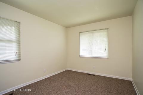 3912 Grove Ave, Mchenry, IL 60050 photo 8
