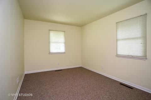 3912 Grove Ave, Mchenry, IL 60050 photo 7