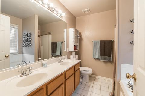 146 Devonshire Dr, Dekalb, IL 60115 photo 17