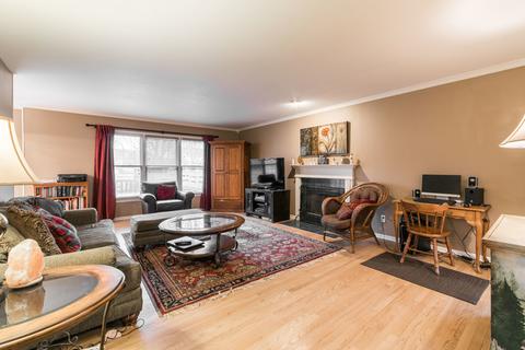 146 Devonshire Dr, Dekalb, IL 60115 photo 4
