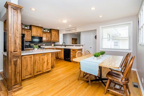 4232 Oak Ave, Brookfield, IL 60513 photo 9