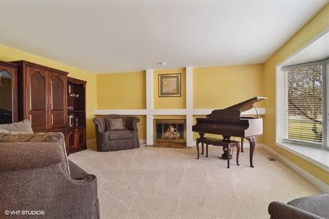 31 W713 Nancy Ln, Wayne, IL 60184 photo 3