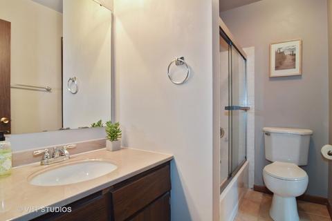 1735 Harrow Ct #D, Wheaton, IL 60189 photo 10