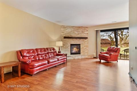 1735 Harrow Ct #D, Wheaton, IL 60189 photo 2