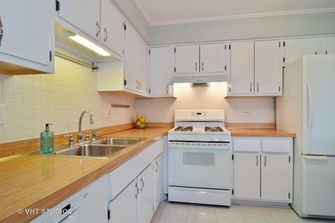1735 Harrow Ct #D, Wheaton, IL 60189 photo 4