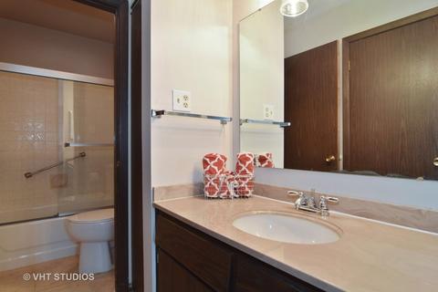 1735 Harrow Ct #D, Wheaton, IL 60189 photo 8