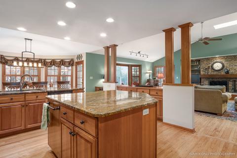 26 W155 Tomahawk Dr, Wheaton, IL 60189 photo 7