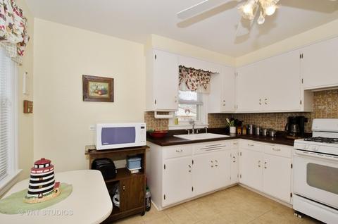 772 E Prairie Ave, Des Plaines, IL 60016 photo 3