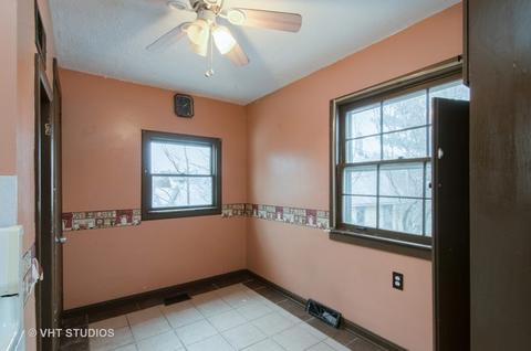 422 Saint Charles St, Elgin, IL 60120 photo 5