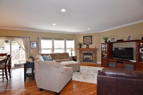 1054 Griffith Ave, Elburn, IL 60119 photo 9