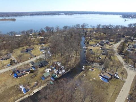 5000 Pistakee Dr, Mchenry, IL 60051 photo 2