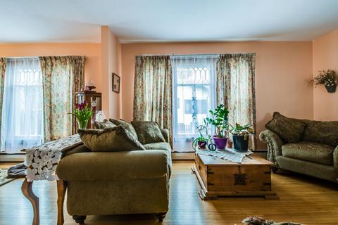 319 E 14th St, Lockport, IL 60441 photo 6