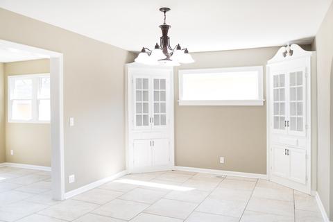 834 S 4th St, Aurora, IL 60505 photo 3