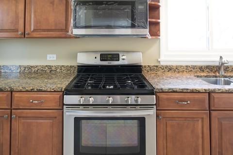 834 S 4th St, Aurora, IL 60505 photo 7