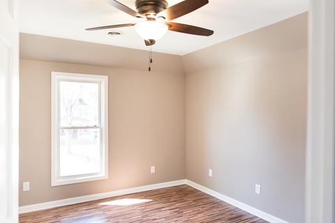 834 S 4th St, Aurora, IL 60505 photo 14