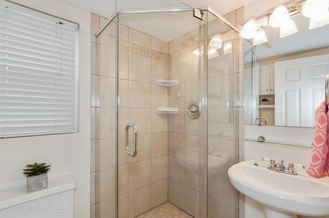 1064 Windsor Dr, Wheaton, IL 60189 photo 11