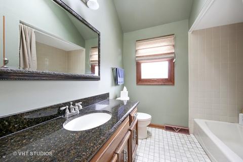 2018 Dorset Dr, Wheaton, IL 60189 photo 11