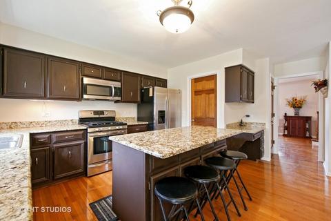 2018 Dorset Dr, Wheaton, IL 60189 photo 5