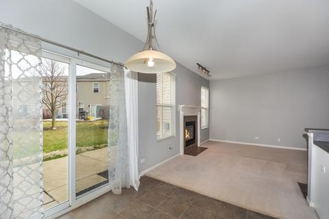 3884 Blackstone Dr, Aurora, IL 60504 photo 8