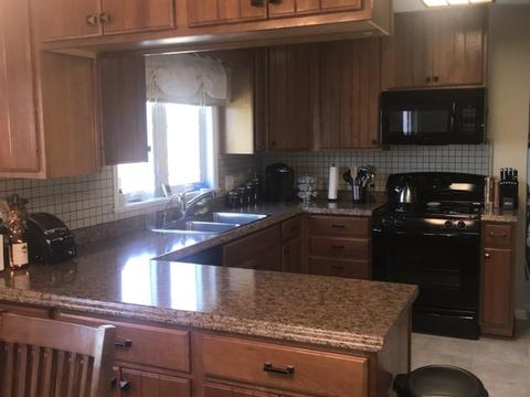 654 E Porter Ave, Watseka, IL 60970 photo 9