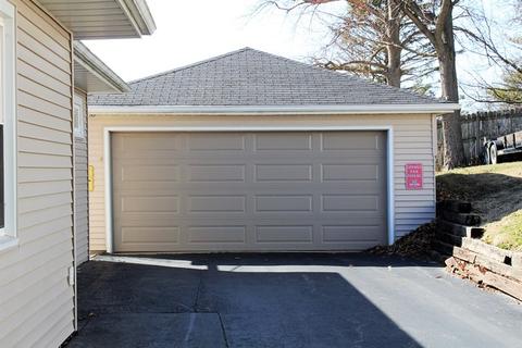 411 S Heaton St, Morrison, IL 61270 photo 3