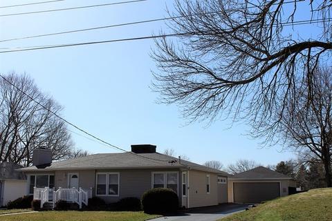 411 S Heaton St, Morrison, IL 61270 photo 2