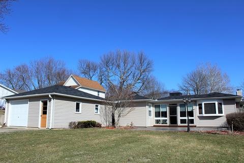 411 S Heaton St, Morrison, IL 61270 photo 4