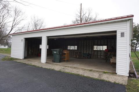210 E Main St, Camargo, IL 61919 photo 7