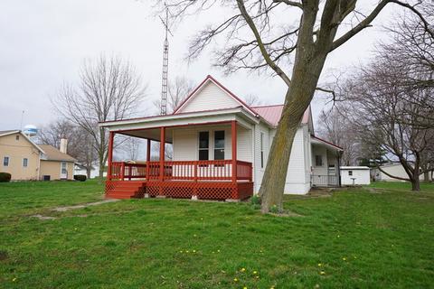 210 E Main St, Camargo, IL 61919 photo 3
