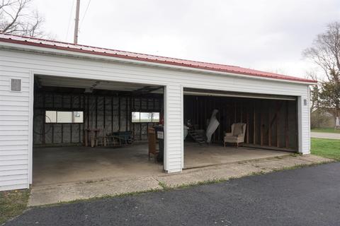 210 E Main St, Camargo, IL 61919 photo 8